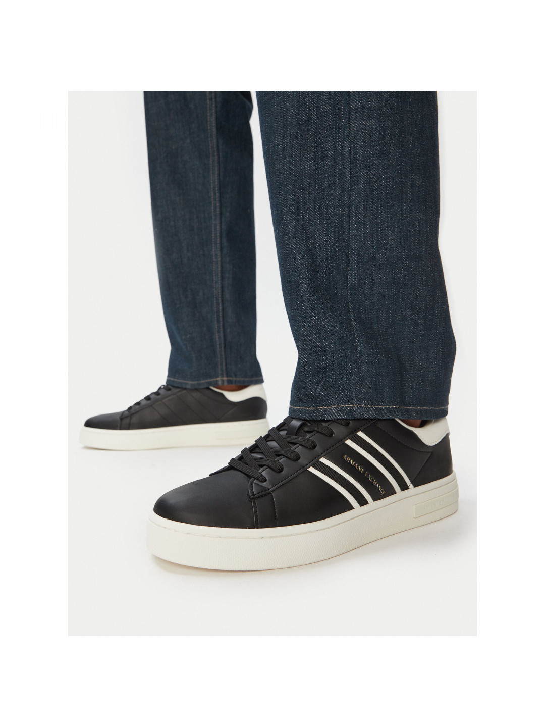 Sneakersy Armani Exchange XM002198 AF21421 MC024 Černá